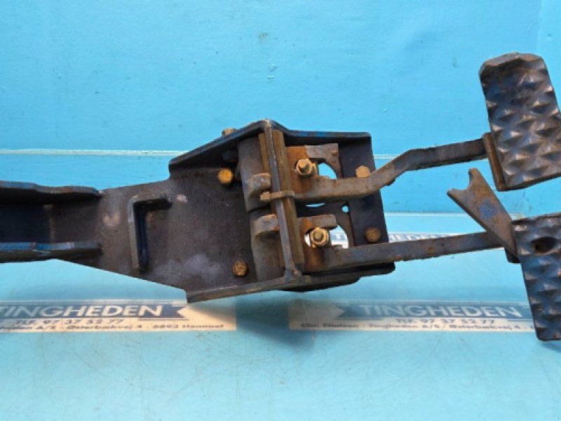 Ford TW15