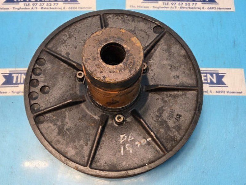 D1900