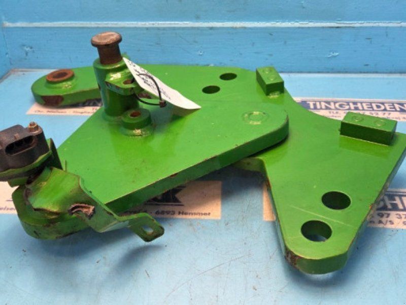 John Deere S690