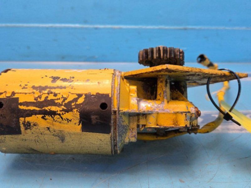 New Holland TX32