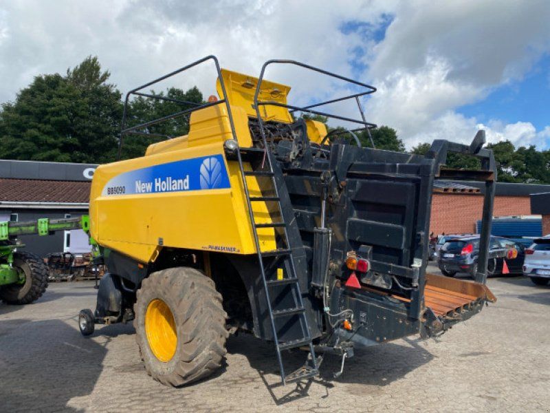 New Holland BB9090