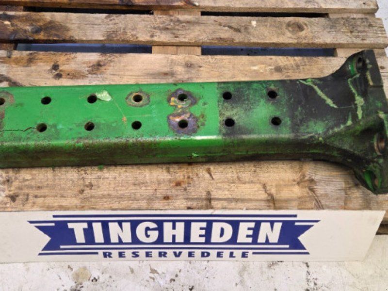 John Deere S690
