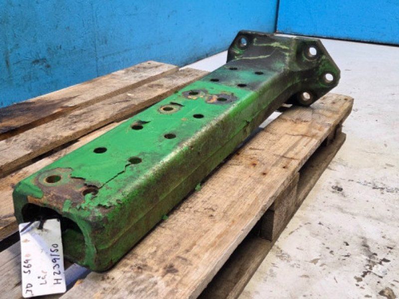 John Deere S690