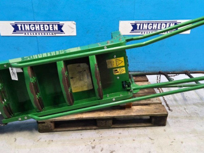 John Deere S690