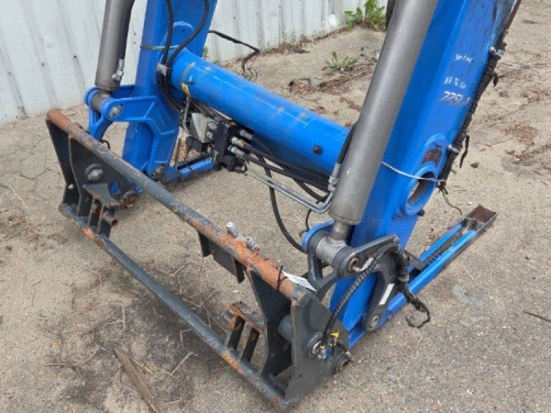 New Holland T6