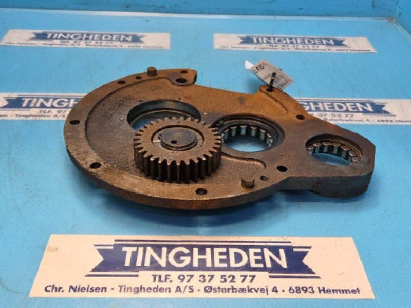 New Holland 8340