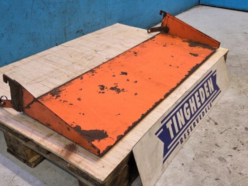 D1200