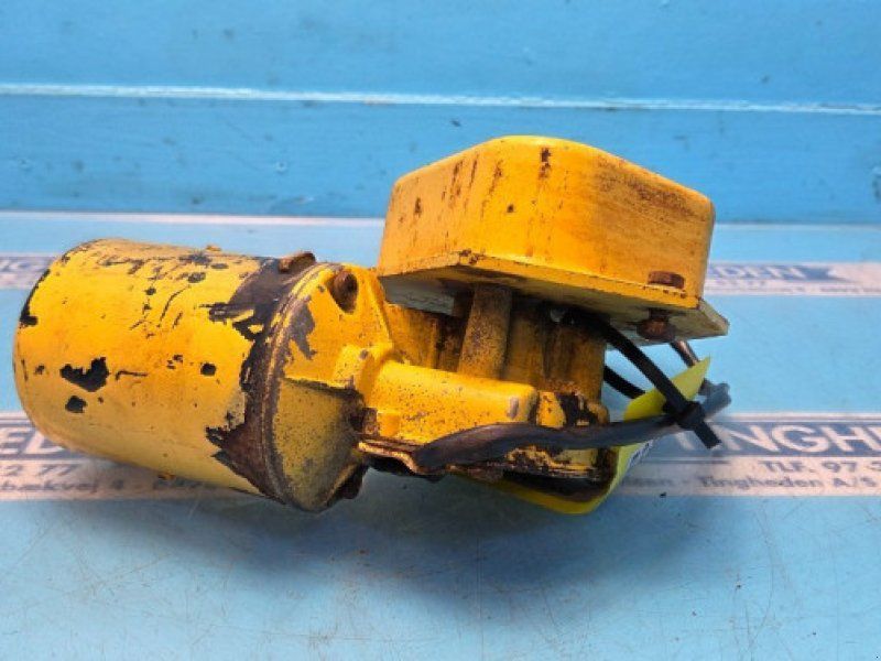 New Holland TF78