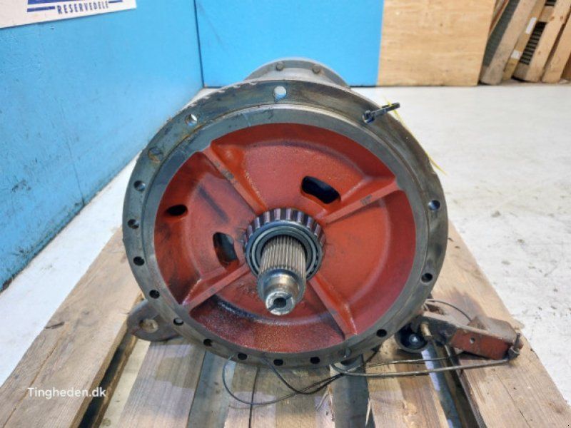 Massey Ferguson 690