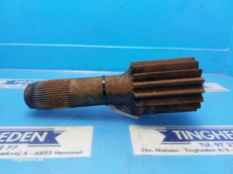 New Holland 8670
