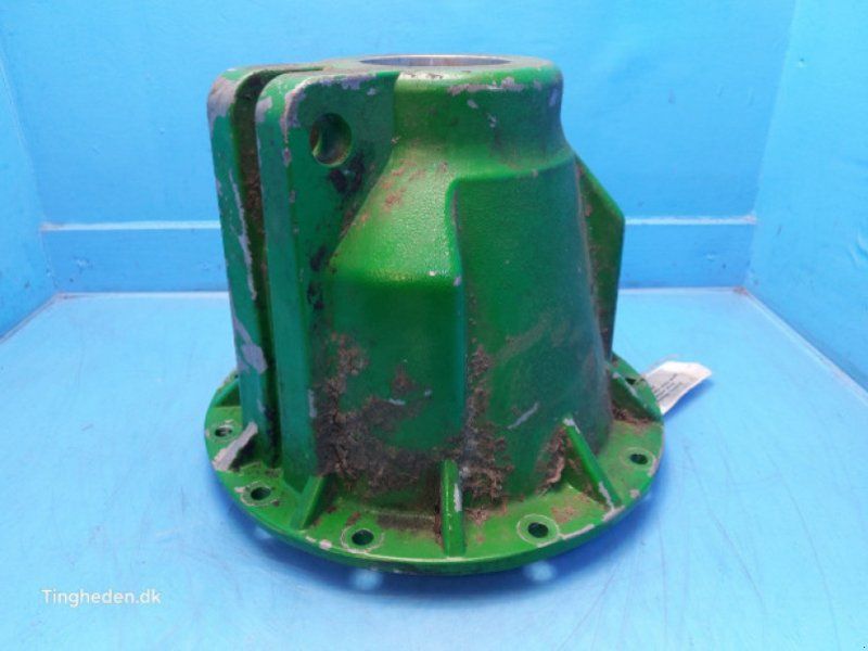 John Deere S670