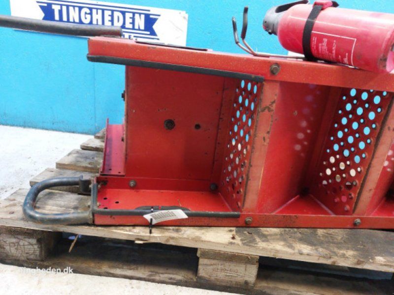 Massey Ferguson 32