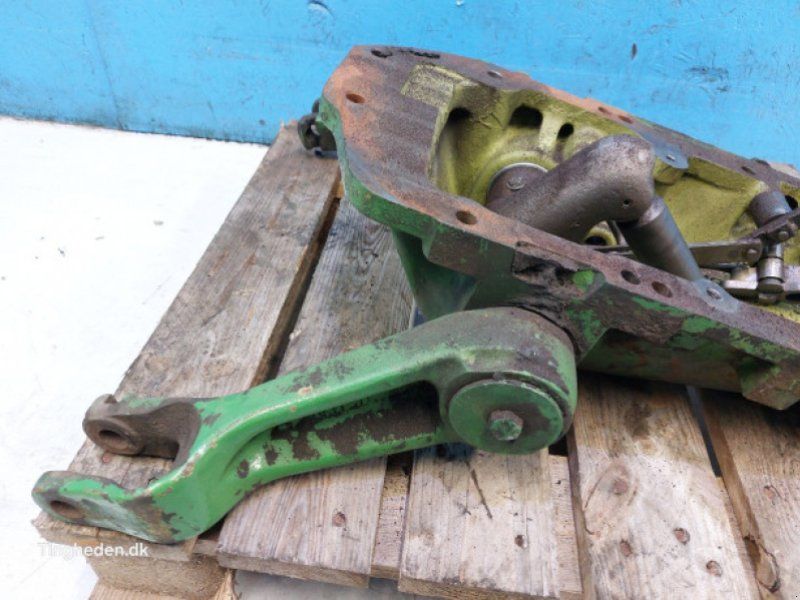John Deere 3140