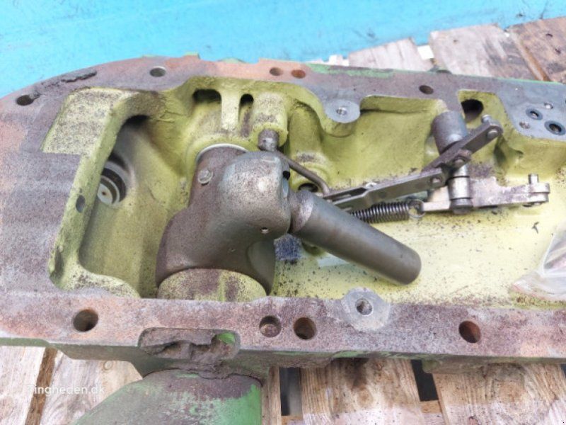 John Deere 3140