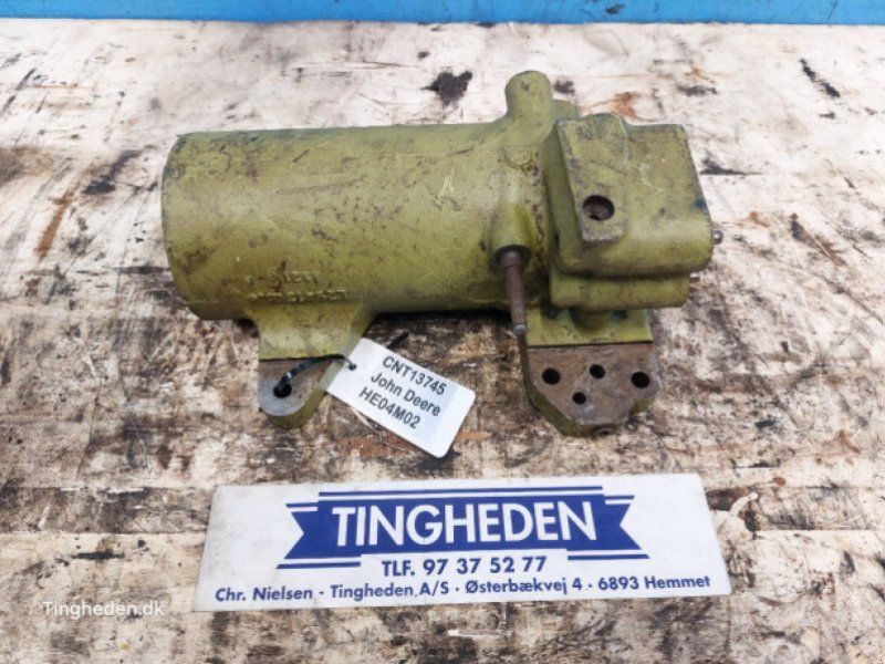 John Deere 2141