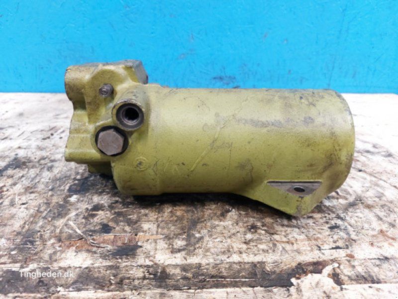 John Deere 2141
