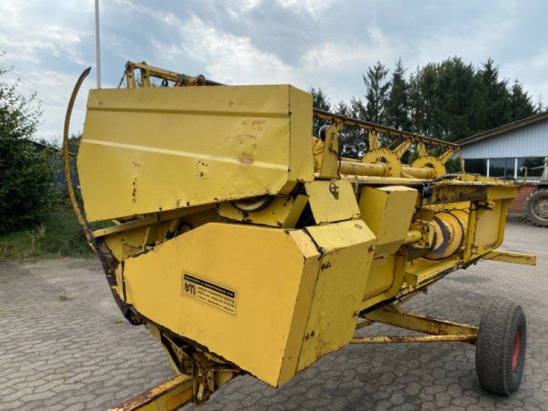 New Holland 15