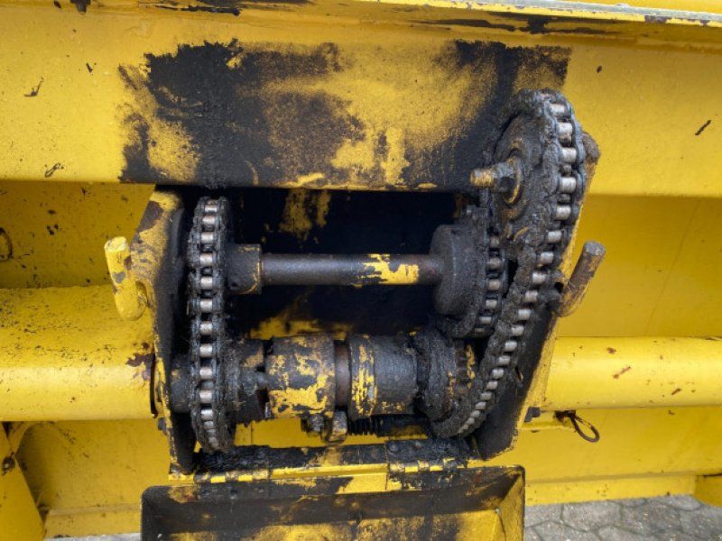 New Holland 15