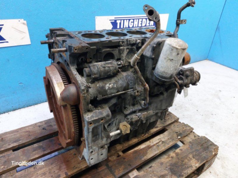 New Holland F4DFE414Z