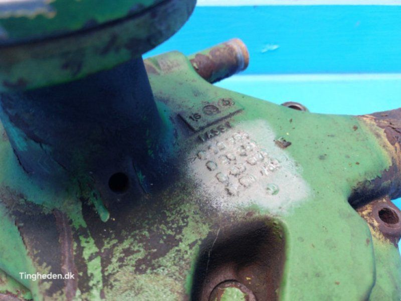 John Deere 3040