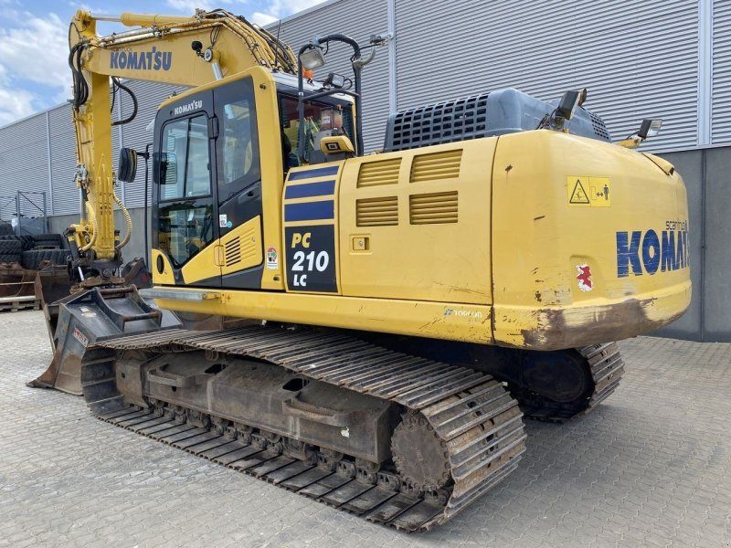 Komatsu PC210LC-11