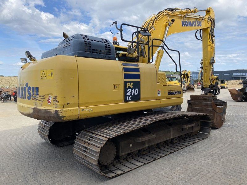 Komatsu PC210LC-11