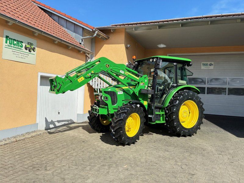 John Deere 5080R PowrQuad Plus mit Industriefrontlader