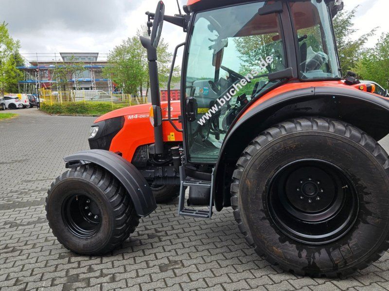 Kubota M4-063 CAB