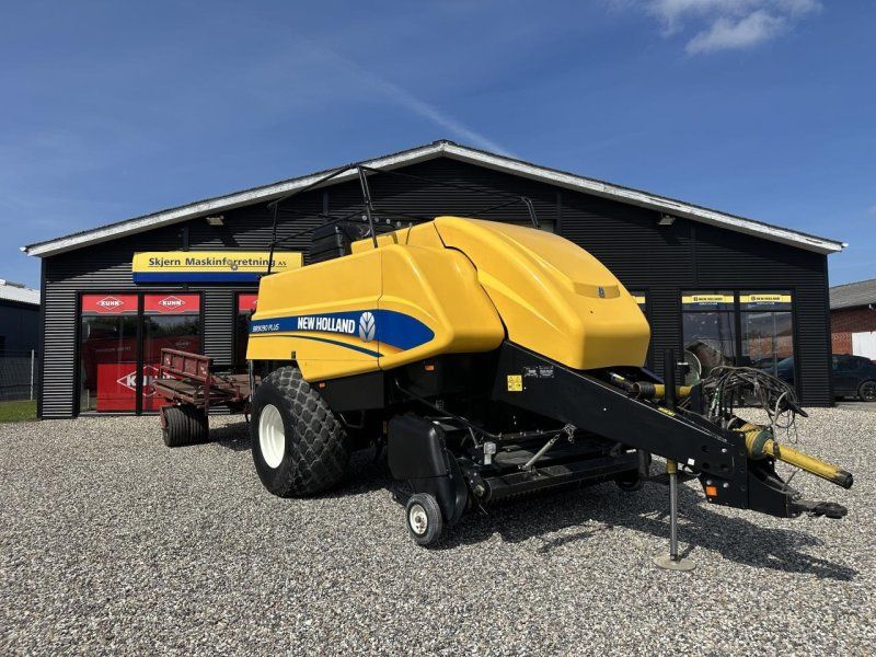 New Holland BB9090 PLUS
