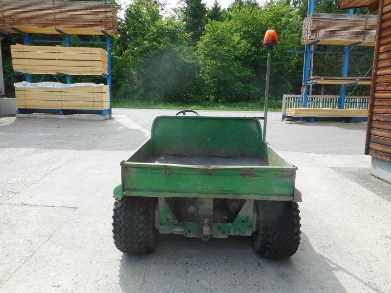 John Deere GATOR 6x4D mit elektr. Kipper ( 3 Achser )