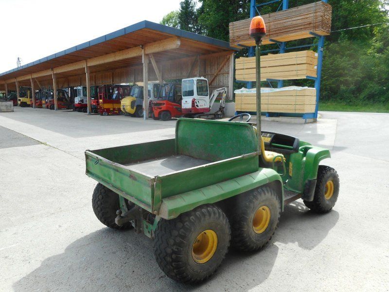 John Deere GATOR 6x4D mit elektr. Kipper ( 3 Achser )