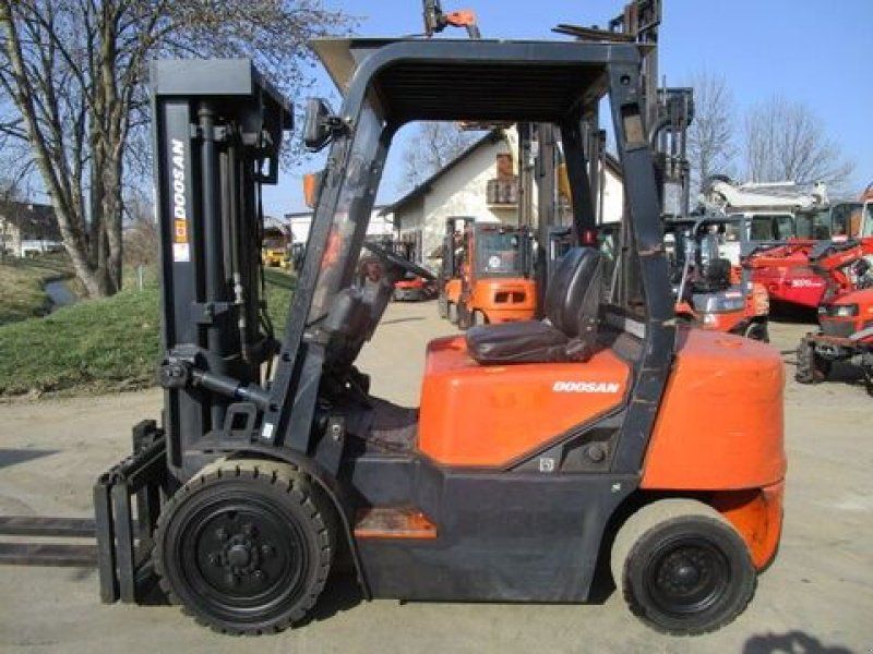 Doosan D30GTripl-FH 4,7m + Seitenschieber