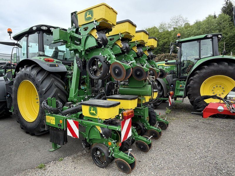 John Deere Planter 1725