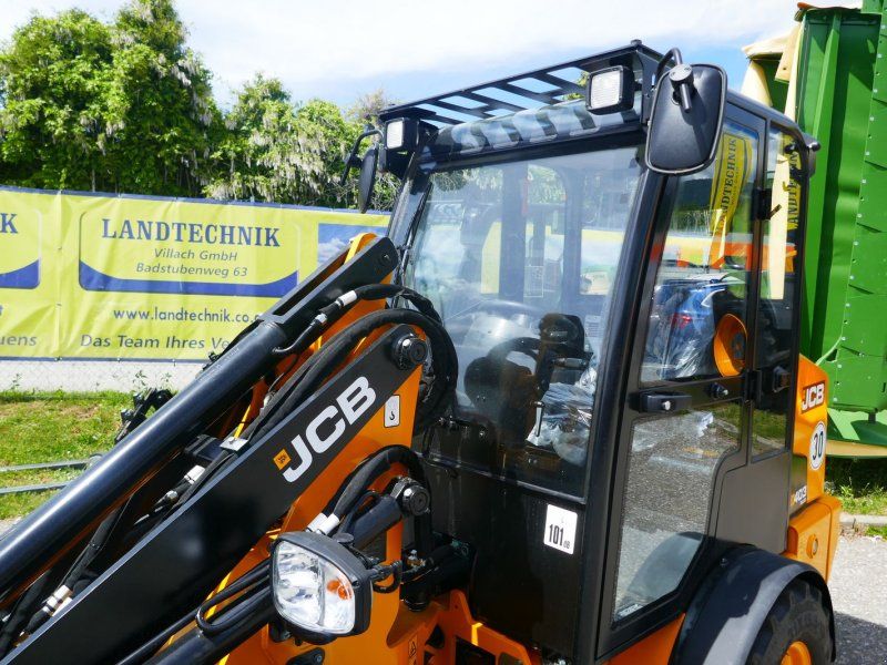JCB 403 Agri Plus