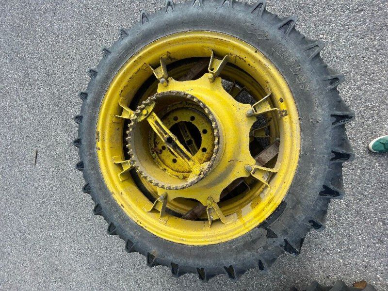 300/95R42 und 270/95R44