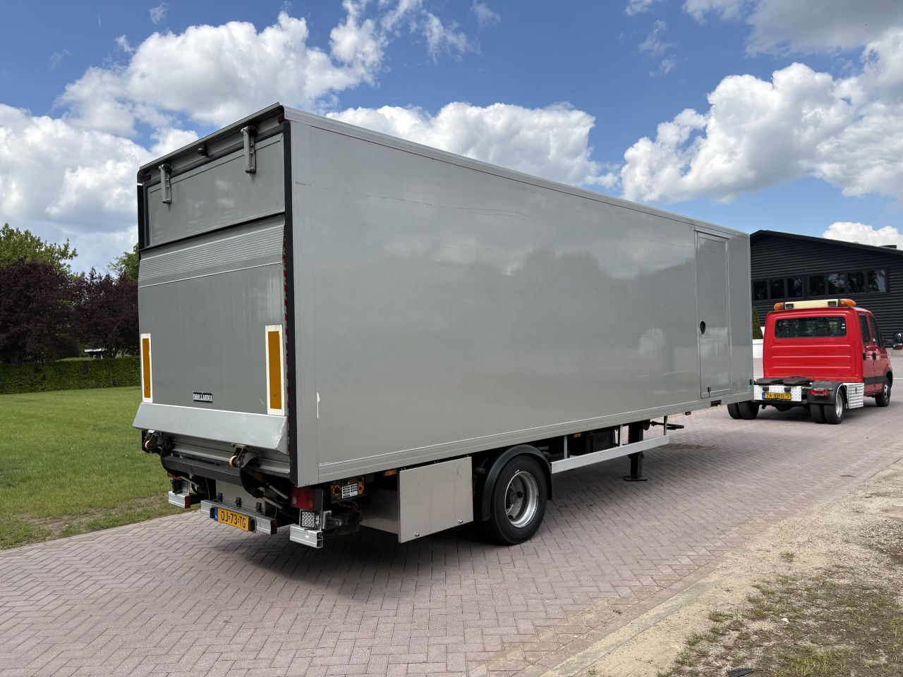 Be oplegger 8 TON VAN DEN OEVER met laadklep 750 kg