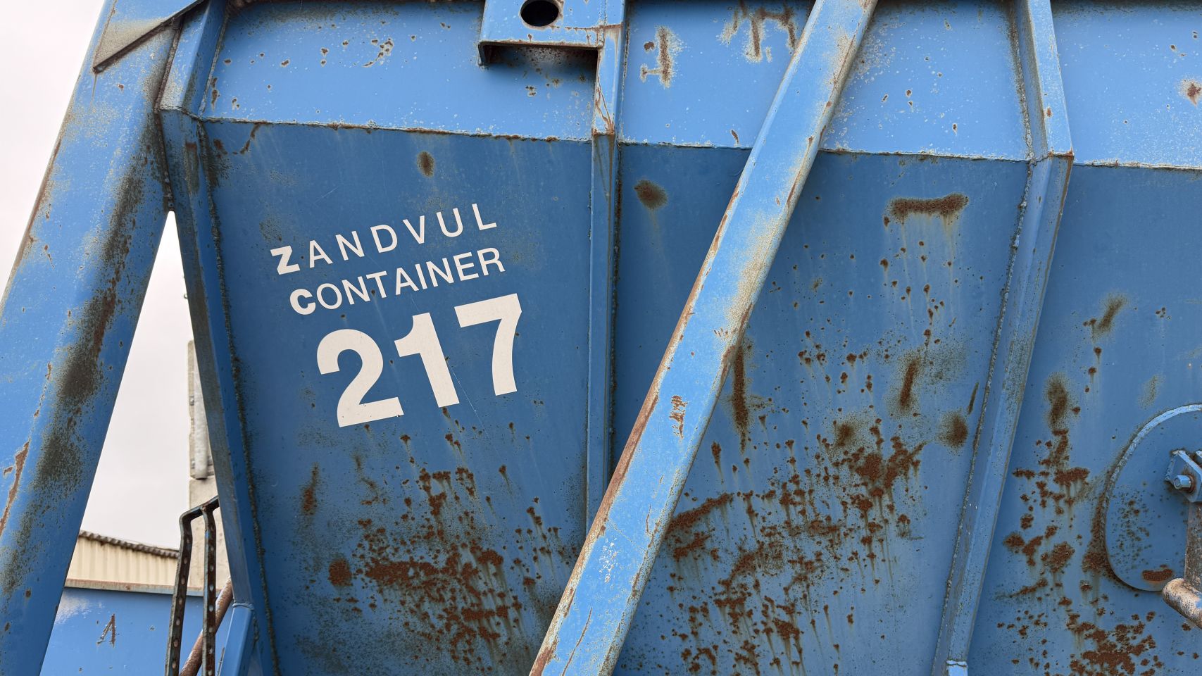 Stortbunker/ voorraadbunker/ doseerbunker / Zandvul Haakarm