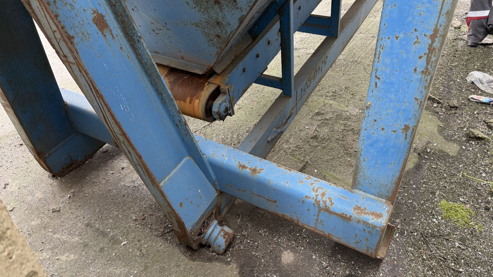 Stortbunker/ voorraadbunker/ doseerbunker / Zandvul Haakarm