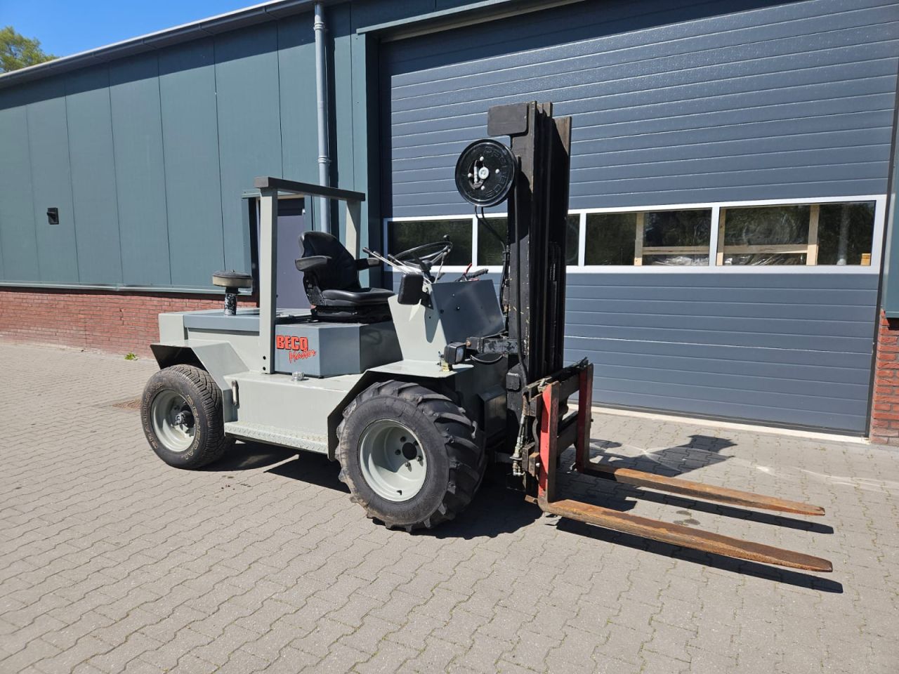 Ruwterrein heftruck Beco Master / Prins
