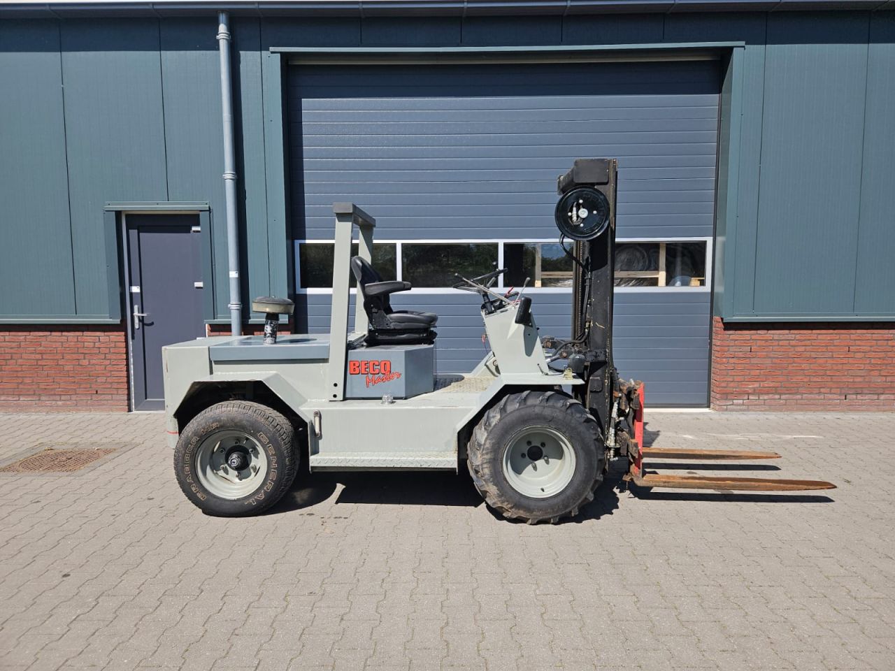 Ruwterrein heftruck Beco Master / Prins