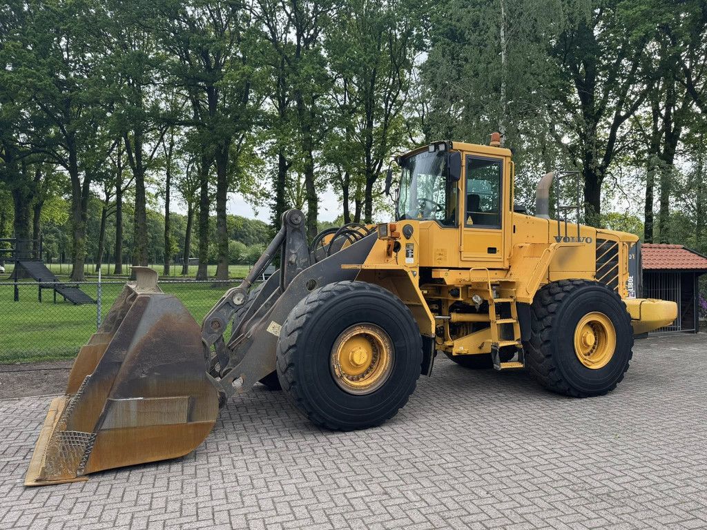 Volvo L180E Loader shovel