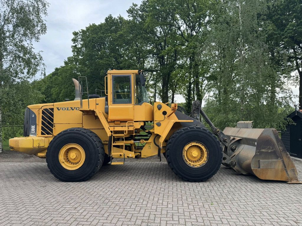 Volvo L180E Loader shovel