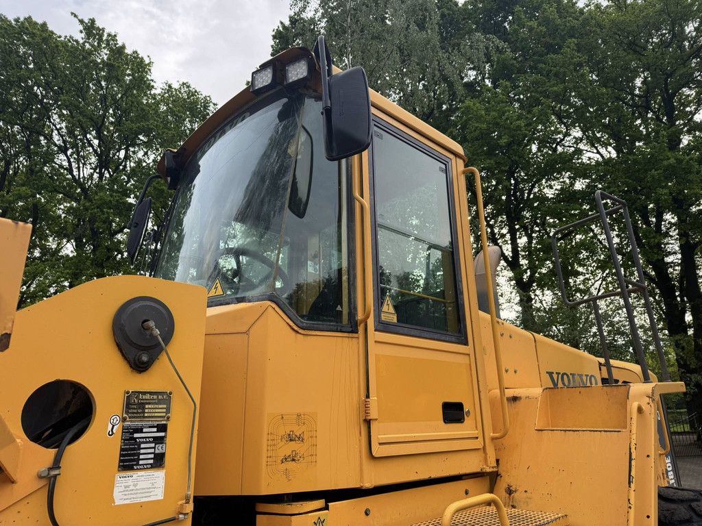 Volvo L180E Loader shovel