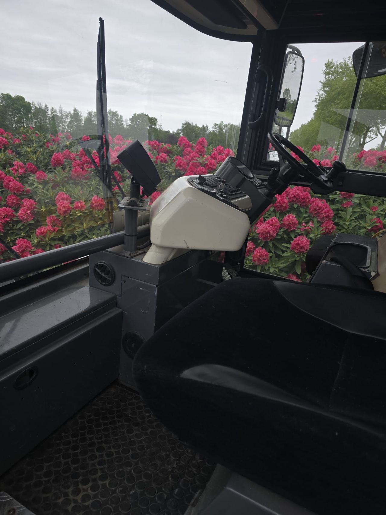 Te Koop Ravo 530 Veegzuigwagen met kenteken