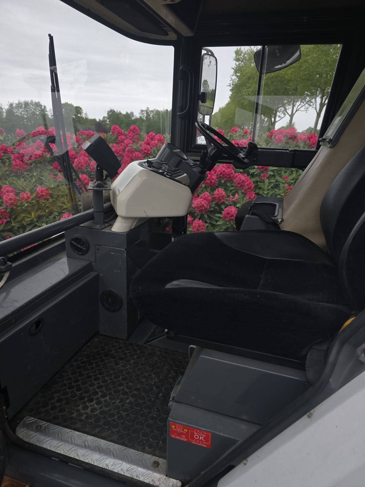 Te Koop Ravo 530 Veegzuigwagen met kenteken