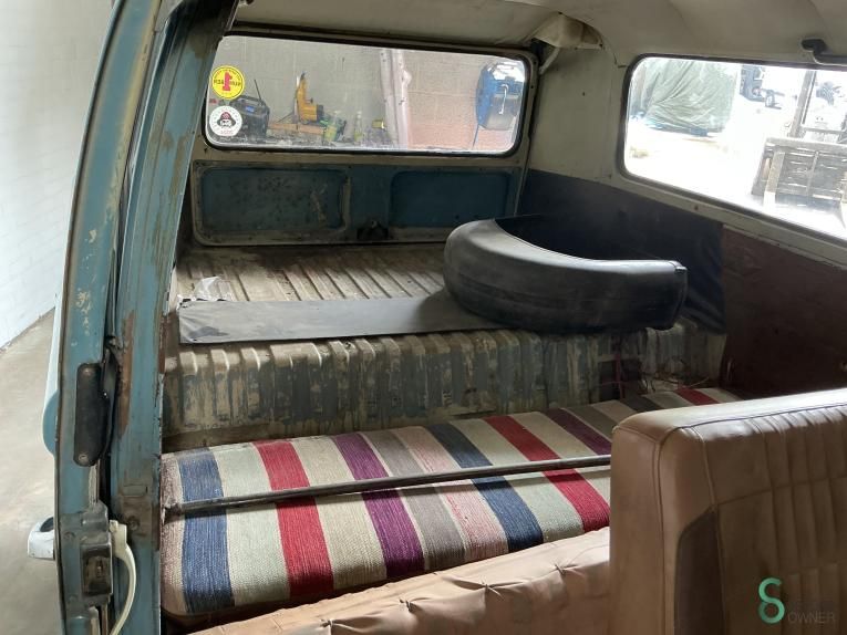 Car's Volkswagen T2 1975