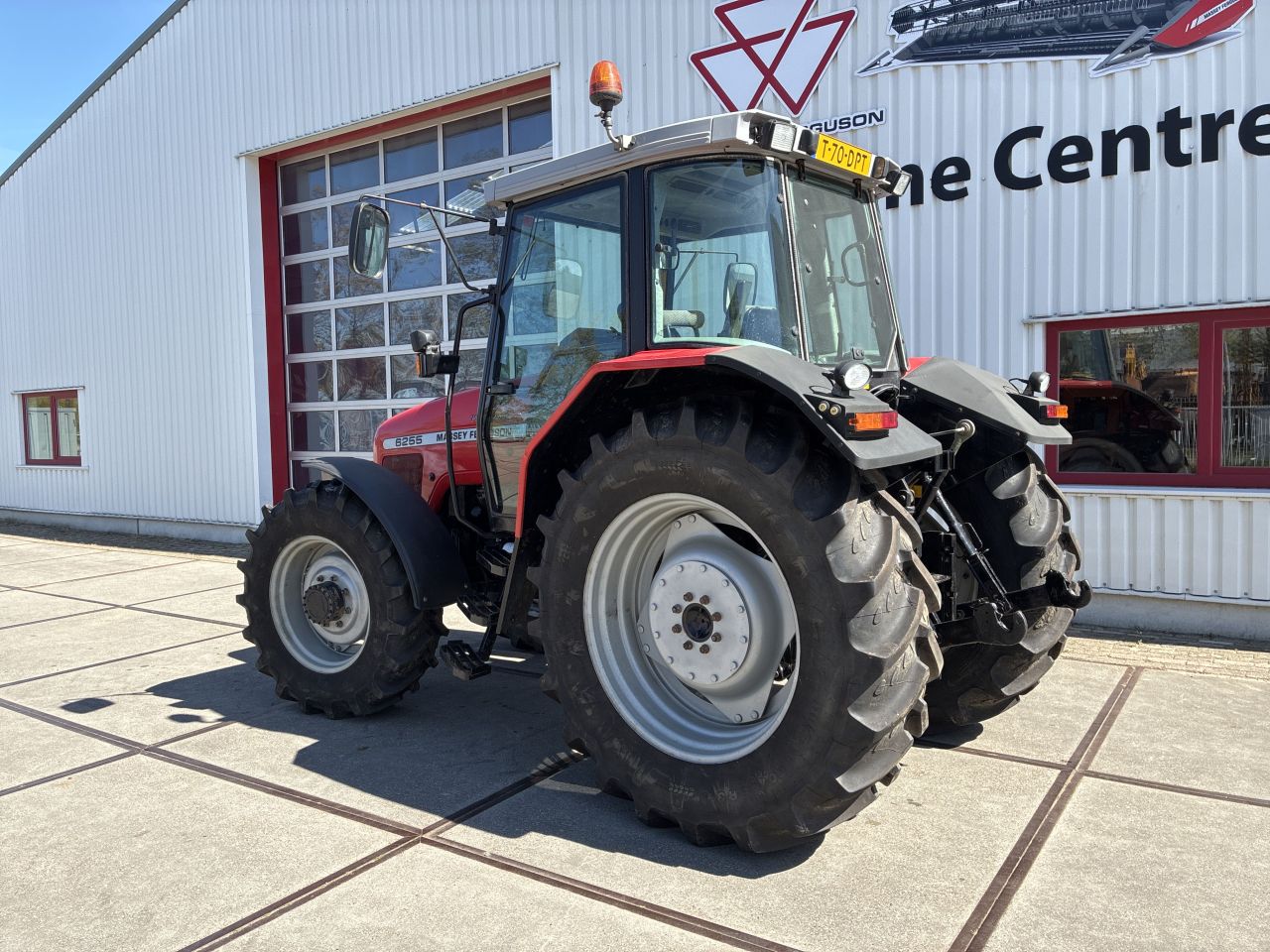 Massey Ferguson 6255