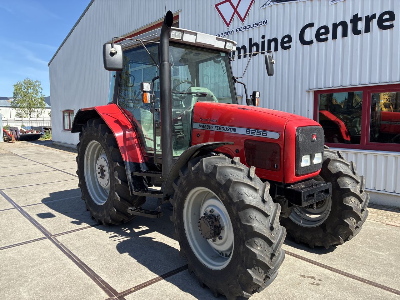 Massey Ferguson 6255