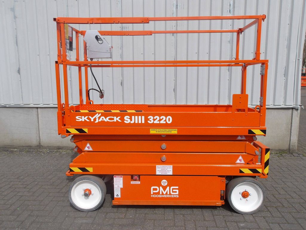 Schaarhoogwerker SkyJack SJ3220 8.09m Elektrisch 2015