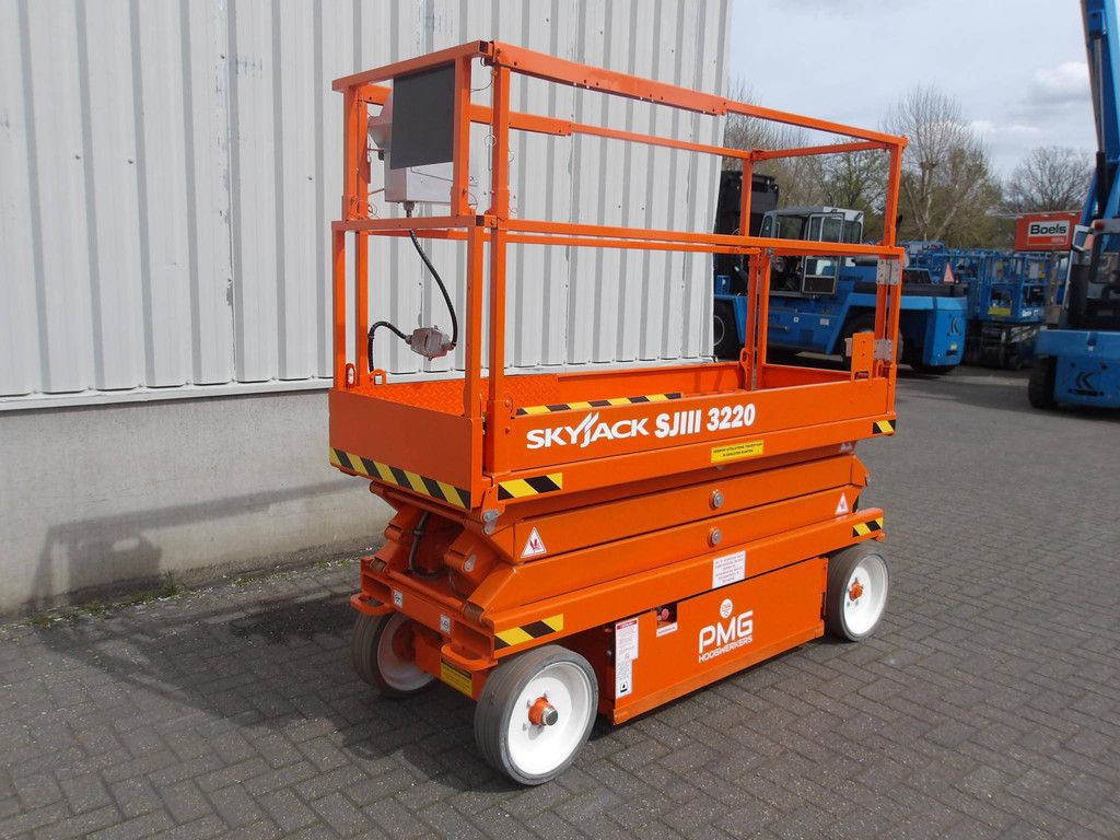 Schaarhoogwerker SkyJack SJ3220 8.09m Elektrisch 2015